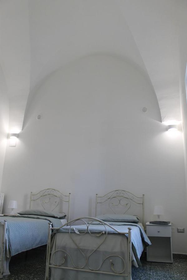 レッチェIl Cortile Segreto - Con Parcheggio Privatoアパートメント エクステリア 写真