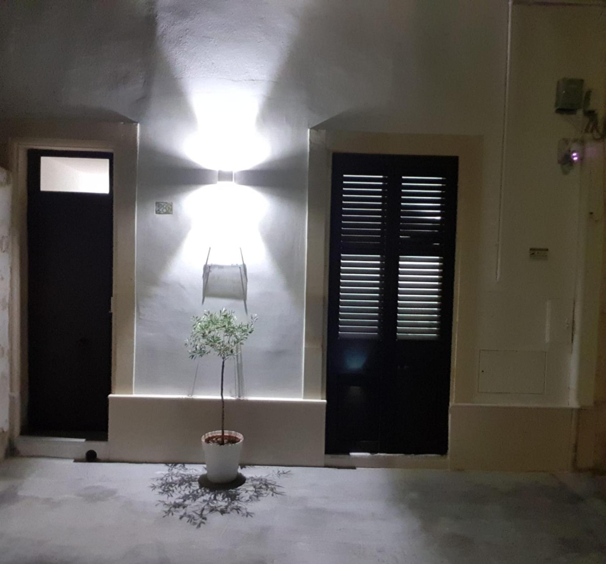 レッチェIl Cortile Segreto - Con Parcheggio Privatoアパートメント エクステリア 写真